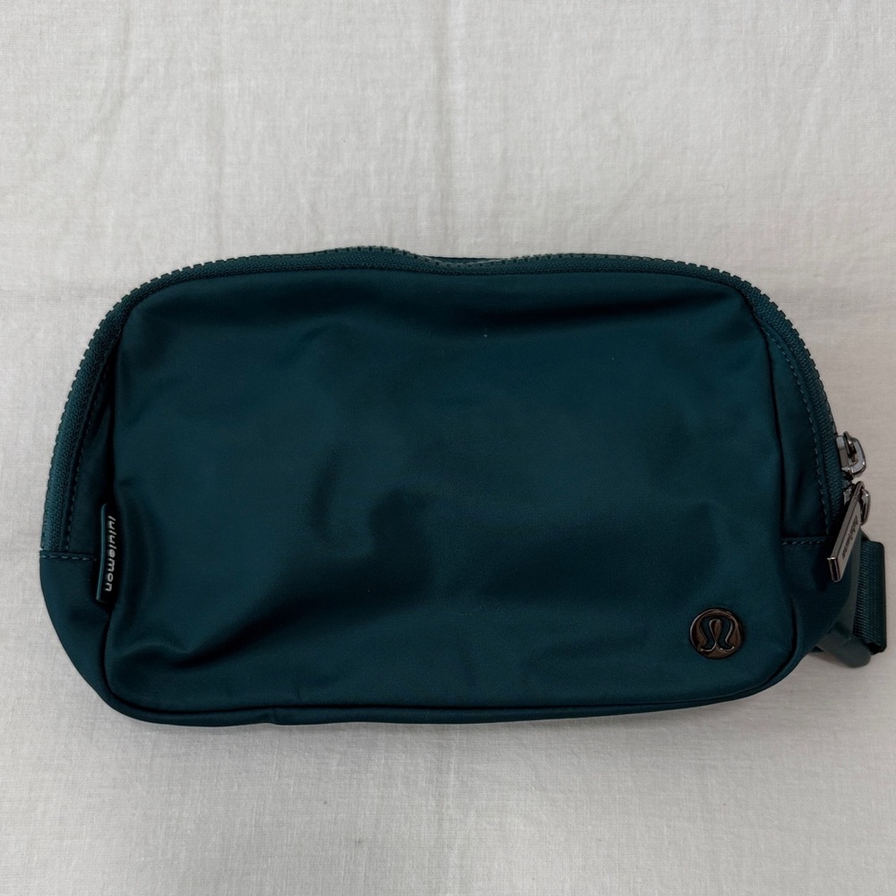 Lululemon Teal 2L Everywhere Belt Bag